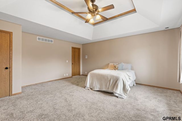 907 Woodland Avenue, Papillion, NE 68046