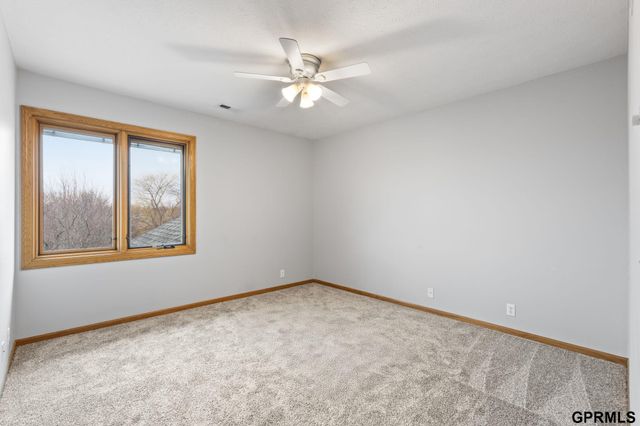 907 Woodland Avenue, Papillion, NE 68046