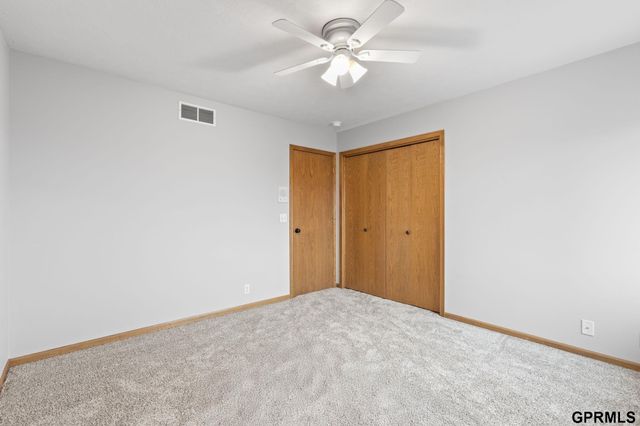 907 Woodland Avenue, Papillion, NE 68046