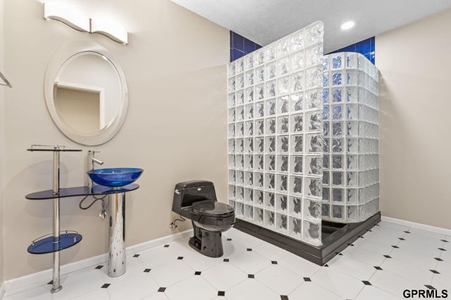 907 Woodland Avenue, Papillion, NE 68046