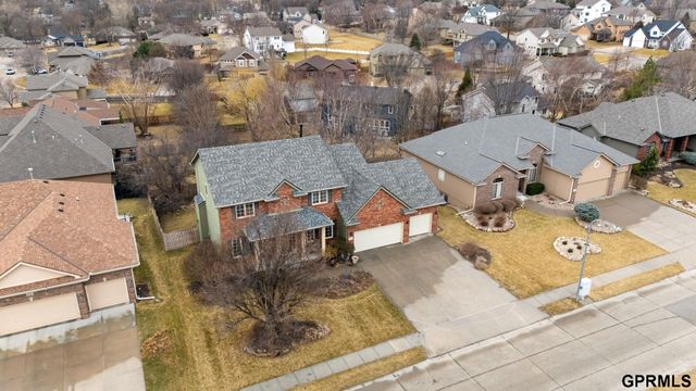 907 Woodland Avenue, Papillion, NE 68046