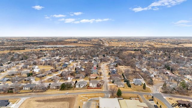 907 Woodland Avenue, Papillion, NE 68046