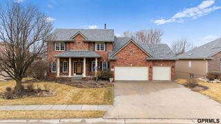 907 Woodland Avenue, Papillion, NE 68046