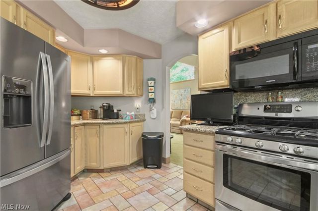 391 Centennial Drive, Vienna, OH 44473