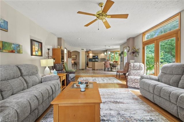 391 Centennial Drive, Vienna, OH 44473