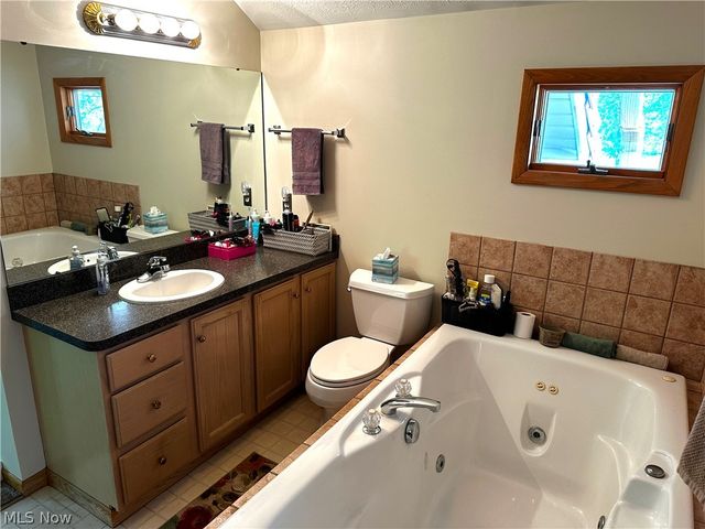 391 Centennial Drive, Vienna, OH 44473