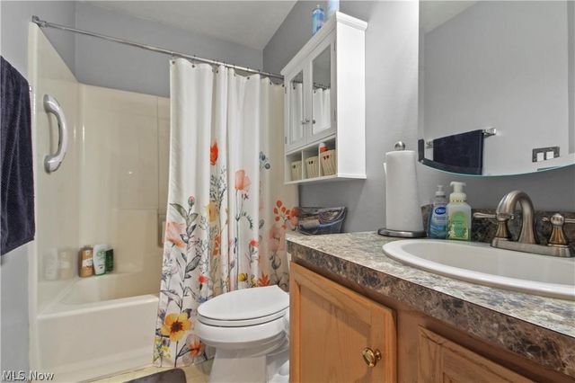 391 Centennial Drive, Vienna, OH 44473