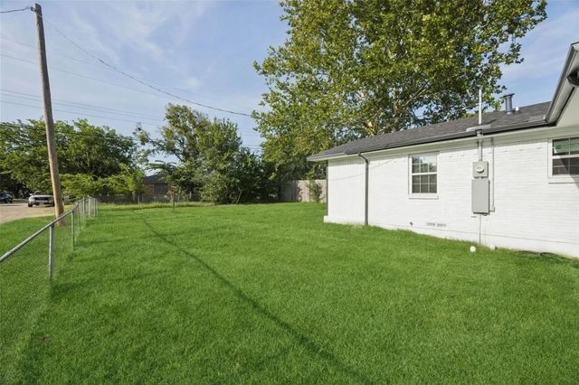 300 E Hazelwood Street, Princeton, TX 75407