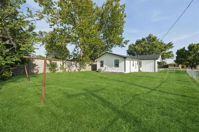 300 E Hazelwood Street, Princeton, TX 75407