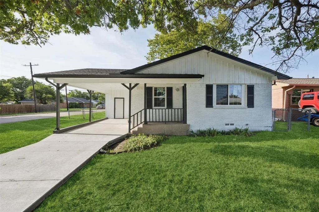 300 E Hazelwood Street, Princeton, TX 75407