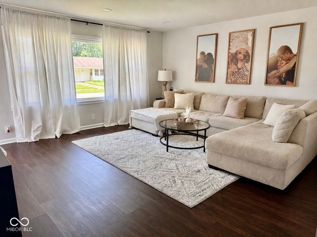 202 Wayside Drive, Plainfield, IN 46168