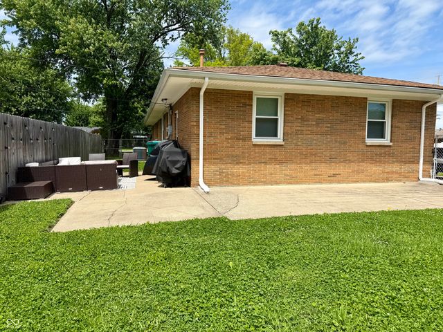202 Wayside Drive, Plainfield, IN 46168