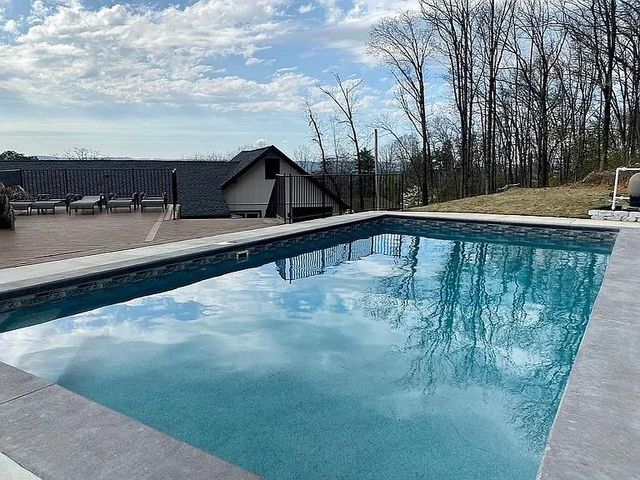 2901 Huckleberry Lane, Rocky Face, GA 30740