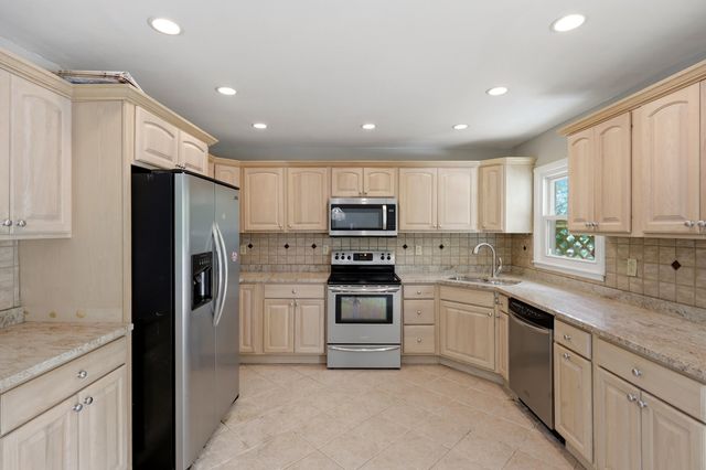 2347 Heather Way, Lexington, KY 40503