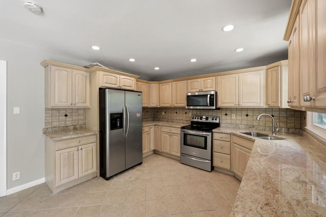 2347 Heather Way, Lexington, KY 40503