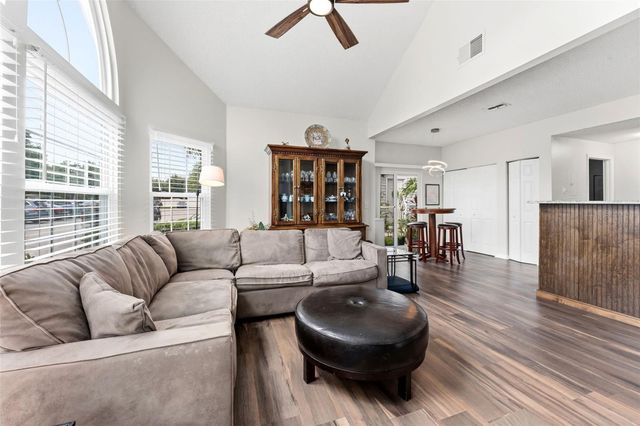 12237 ARMENIA GABLES CIR, Tampa, FL 33612