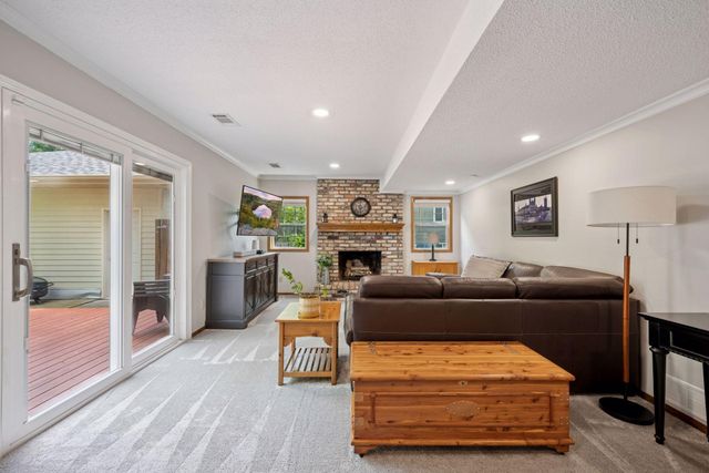 9772 Ives Lane N, Maple Grove, MN 55369