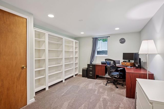 9772 Ives Lane N, Maple Grove, MN 55369