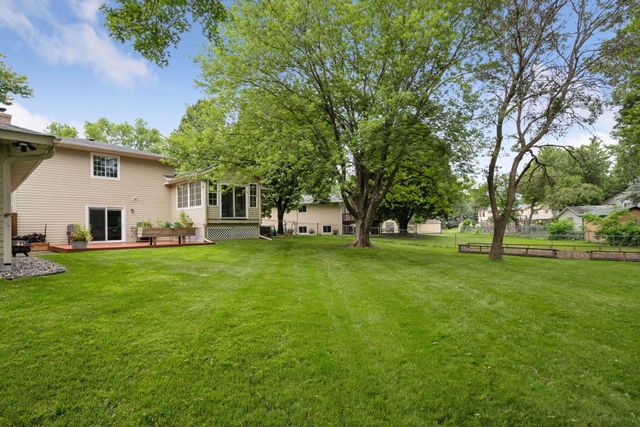 9772 Ives Lane N, Maple Grove, MN 55369
