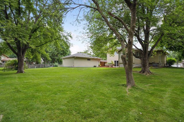 9772 Ives Lane N, Maple Grove, MN 55369