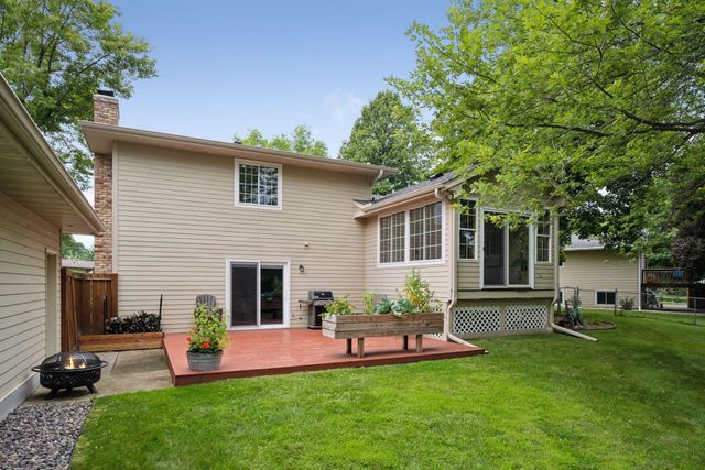 9772 Ives Lane N, Maple Grove, MN 55369