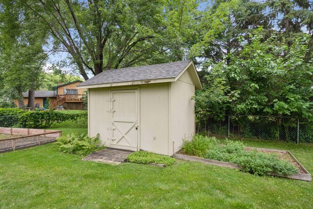 9772 Ives Lane N, Maple Grove, MN 55369