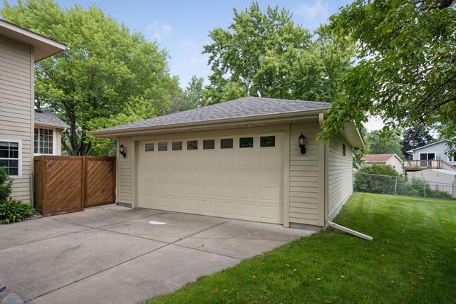 9772 Ives Lane N, Maple Grove, MN 55369