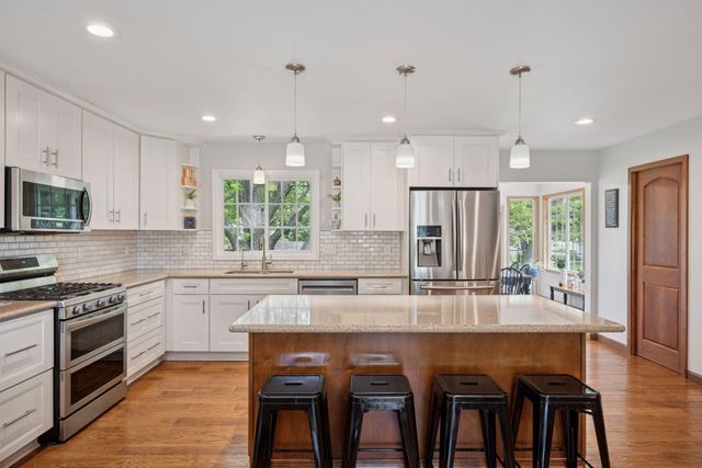 9772 Ives Lane N, Maple Grove, MN 55369