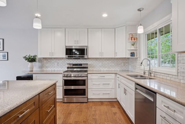 9772 Ives Lane N, Maple Grove, MN 55369