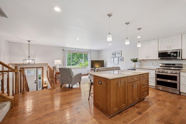 9772 Ives Lane N, Maple Grove, MN 55369