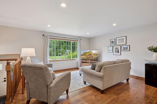 9772 Ives Lane N, Maple Grove, MN 55369