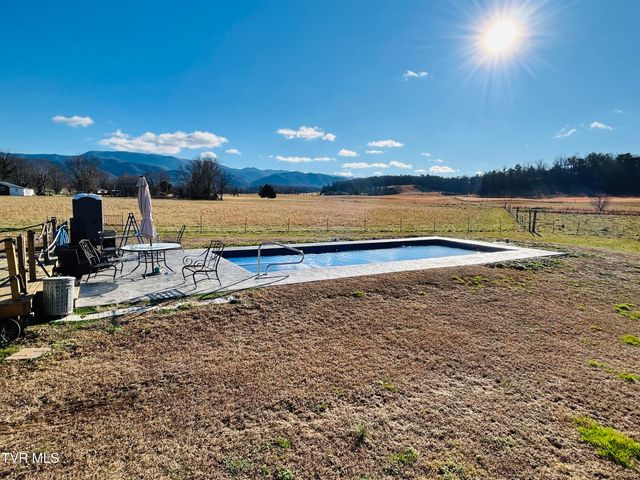 220 Pleasant Hill Road, Chuckey, TN 37641