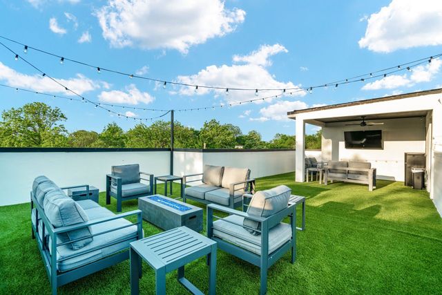 1954 Pueblo Street, Dallas, TX 75212