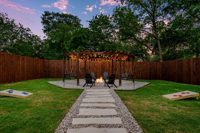 1954 Pueblo Street, Dallas, TX 75212