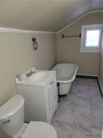 122 Erie Street, Lockport City, NY 14094