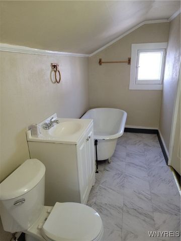 122 Erie Street, Lockport City, NY 14094