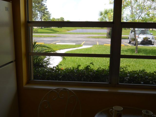 166 Lake Meryl Drive 166, West Palm Beach, FL 33411