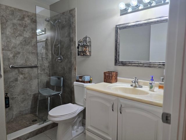 166 Lake Meryl Drive 166, West Palm Beach, FL 33411