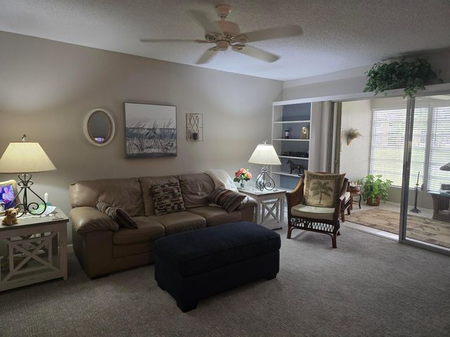 166 Lake Meryl Drive 166, West Palm Beach, FL 33411