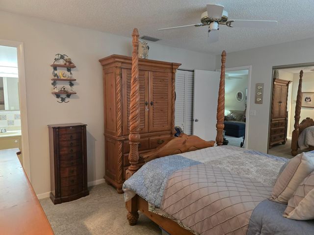 166 Lake Meryl Drive 166, West Palm Beach, FL 33411