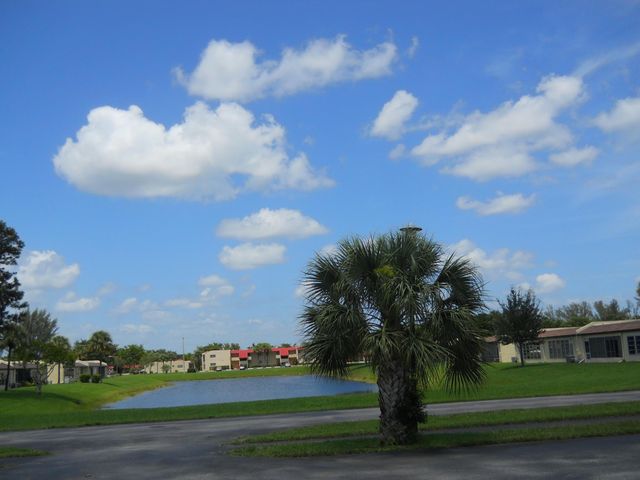 166 Lake Meryl Drive 166, West Palm Beach, FL 33411