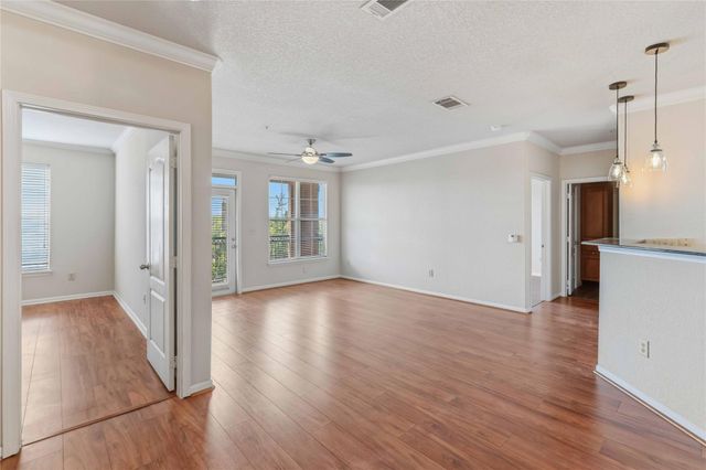 1711 Old Spanish Trail 207, Houston, TX 77054