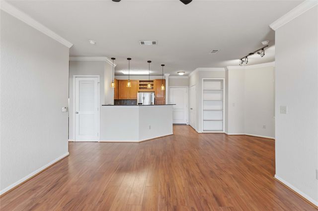 1711 Old Spanish Trail 207, Houston, TX 77054