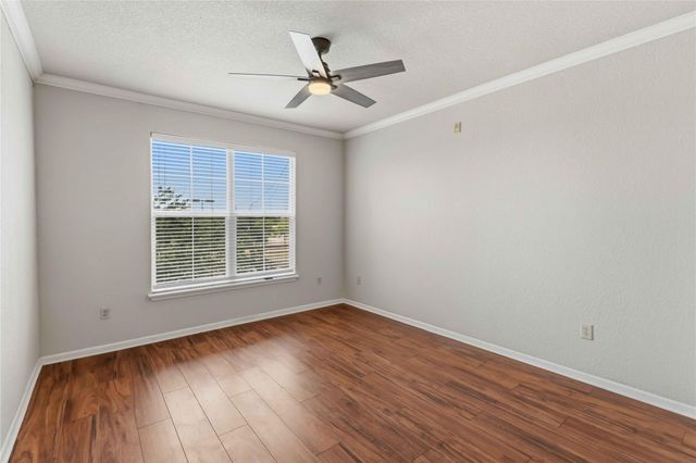 1711 Old Spanish Trail 207, Houston, TX 77054