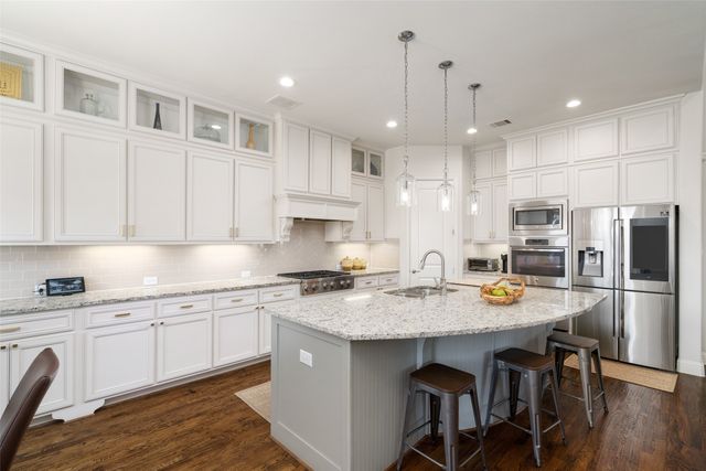 6313 Cobbie Creek Drive, Frisco, TX 75034