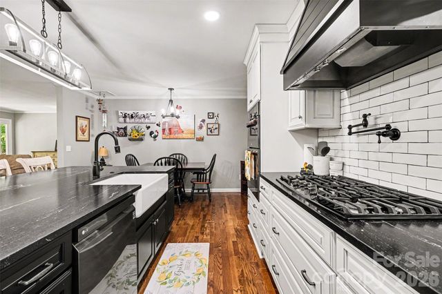 9116 Highland Creek Parkway, Charlotte, NC 28269