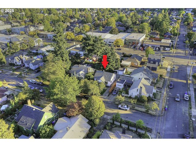 7020 Ne HOYT St, Portland, OR 97213
