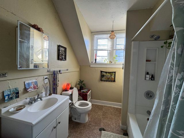 3201 Dinnen Avenue, Fort Wayne, IN 46807