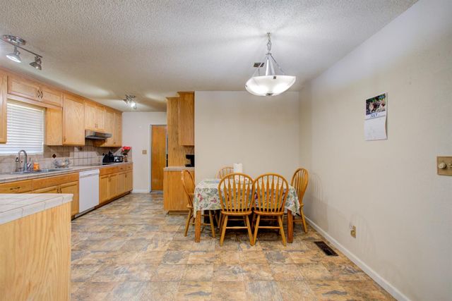 2982 Sequoia Dr, Merced, CA 95340