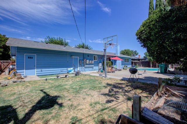 2982 Sequoia Dr, Merced, CA 95340